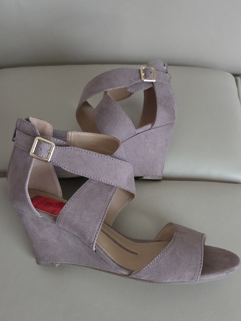 new directions Mauve Suede Crisscross Wedge Sandals Size 10